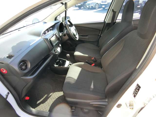 トヨタ ヴィッツ　ハイブリッド １．５ ハイブリッド Ｆ R1年 (中国) 99