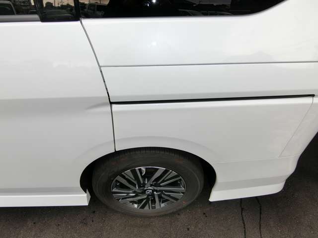 日産 セレナ １．４ Ｅ－ＰＯＷＥＲ ハイウェイスターＶ R5年 (中国) 99