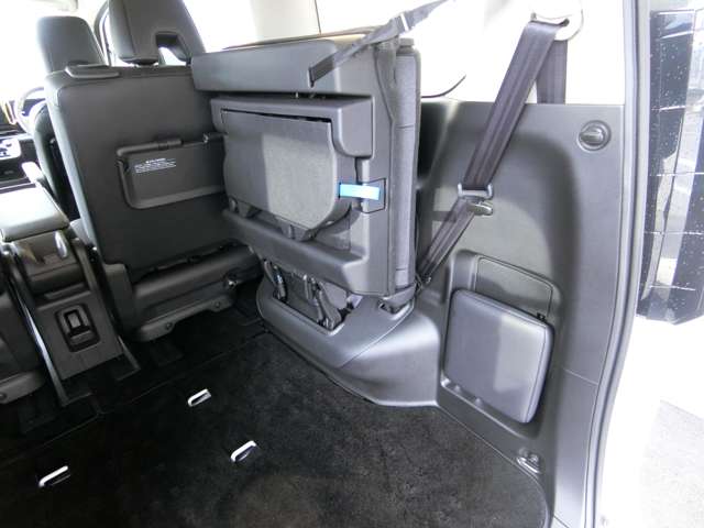 日産 セレナ １．４ Ｅ－ＰＯＷＥＲ ハイウェイスターＶ R5年 (中国) 99