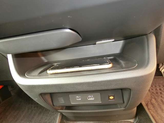 日産 セレナ １．４ Ｅ－ＰＯＷＥＲ ハイウェイスターＶ R5年 (中国) 99