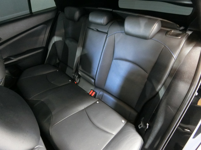 トヨタ プリウス １．８ Ａ プレミアム ツーリングセレクション H29年 (中国) 99