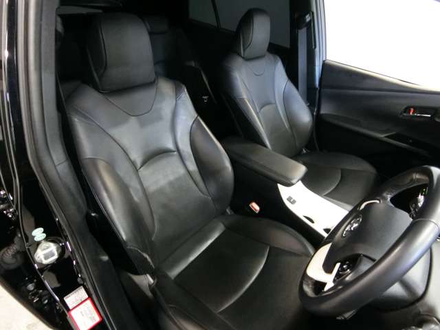 トヨタ プリウス １．８ Ａ プレミアム ツーリングセレクション H29年 (中国) 99