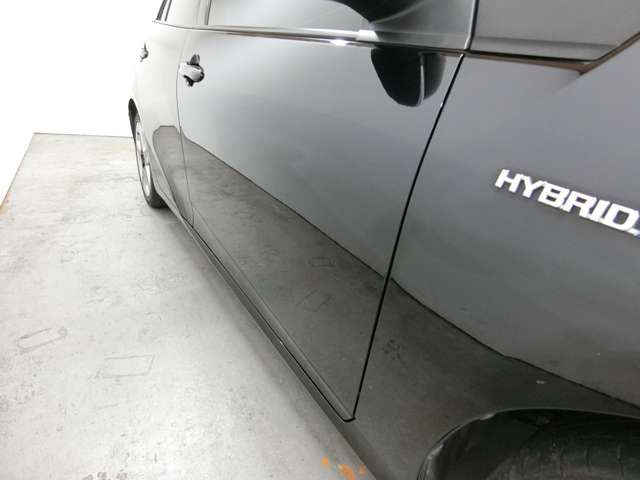 トヨタ プリウス １．８ Ａ プレミアム ツーリングセレクション H29年 (中国) 99