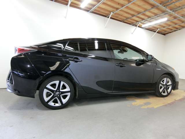 トヨタ プリウス １．８ Ａ プレミアム ツーリングセレクション H29年 (中国) 99