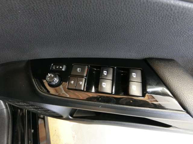 トヨタ プリウス １．８ Ａ プレミアム ツーリングセレクション H29年 (中国) 99