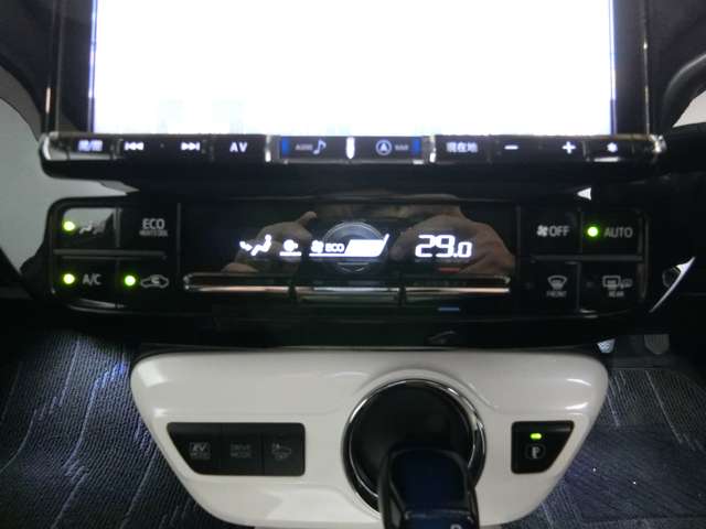 トヨタ プリウス １．８ Ａ プレミアム ツーリングセレクション H29年 (中国) 99