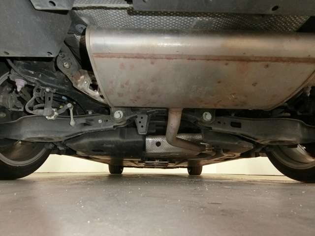 トヨタ プリウス １．８ Ａ プレミアム ツーリングセレクション H29年 (中国) 99