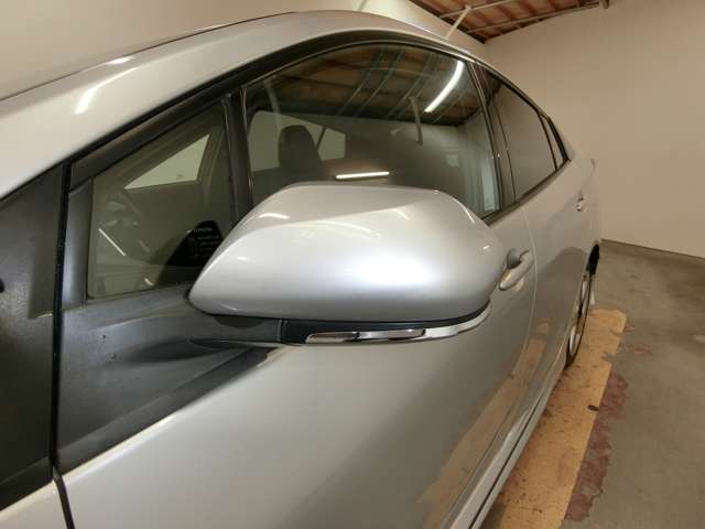 トヨタ プリウス １．８ Ａ ツーリングセレクション H28年 (中国) 99