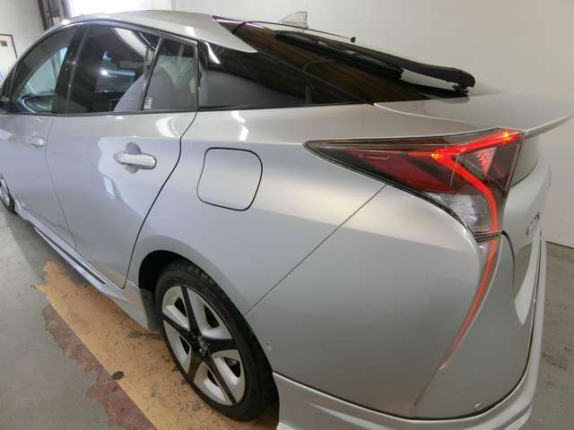 トヨタ プリウス １．８ Ａ ツーリングセレクション H28年 (中国) 99