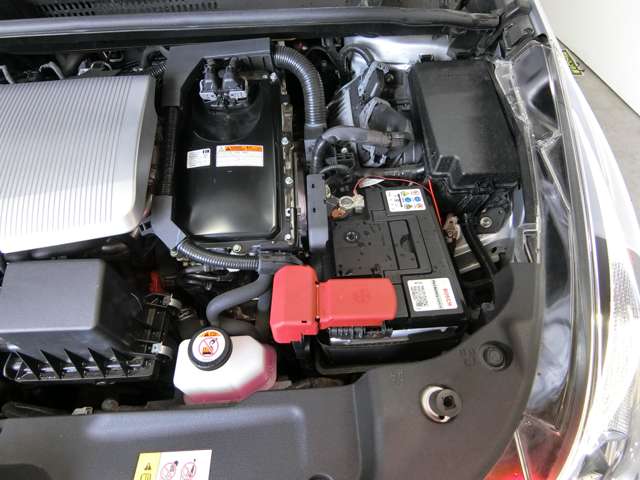 トヨタ プリウス １．８ Ａ ツーリングセレクション H28年 (中国) 99