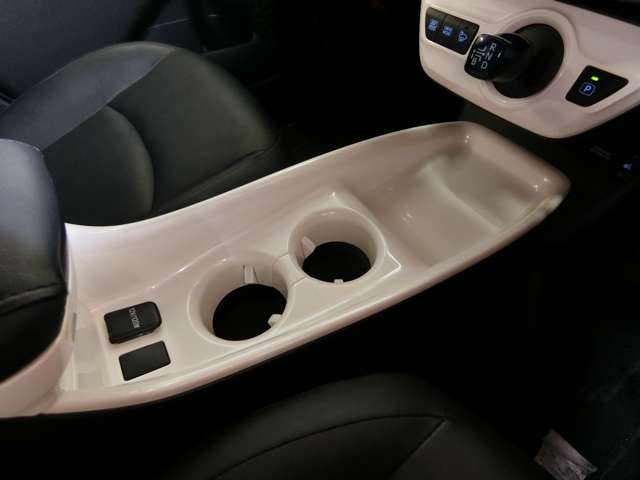 トヨタ プリウス １．８ Ａ ツーリングセレクション H28年 (中国) 99