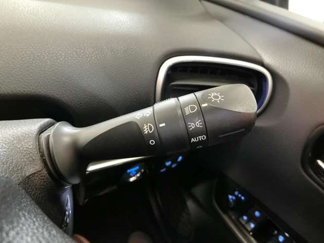 トヨタ プリウス １．８ Ａ ツーリングセレクション H28年 (中国) 99