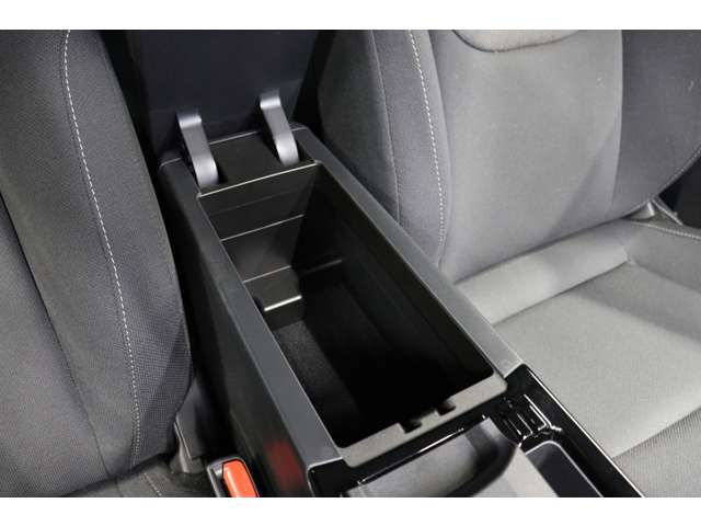 トヨタ プリウス １．８ Ｕ R5年 (東海) 99