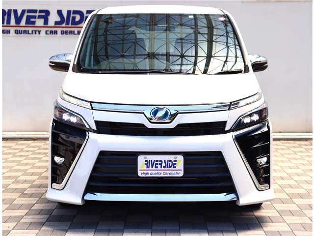 トヨタ ヴォクシー １．８ ハイブリッド ＺＳ 煌 H30年 (関東) 99
