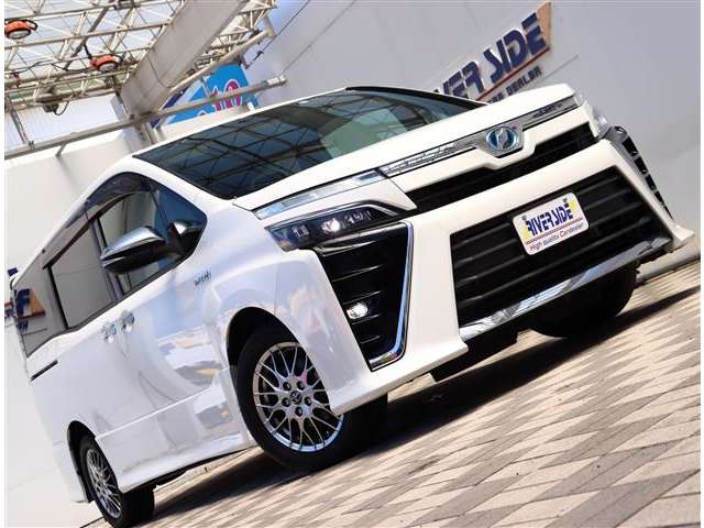 トヨタ ヴォクシー １．８ ハイブリッド ＺＳ 煌 H30年 (関東) 99