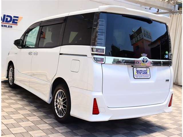 トヨタ ヴォクシー １．８ ハイブリッド ＺＳ 煌 H30年 (関東) 99