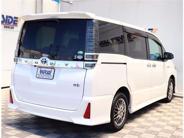 トヨタ ヴォクシー １．８ ハイブリッド ＺＳ 煌 H30年 (関東) 99