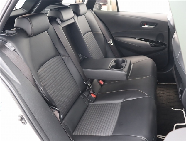 トヨタ カローラ　ツーリング　ハイブリッド １．８ ハイブリッド ＷＸＢ R5年 (関東) 99