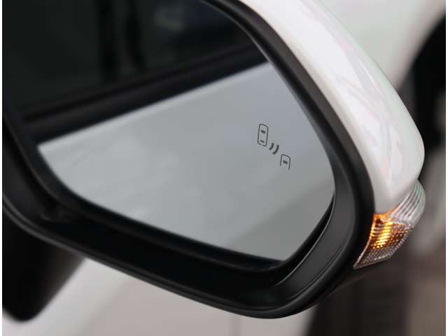 トヨタ カローラ　ツーリング　ハイブリッド １．８ ハイブリッド ＷＸＢ R5年 (関東) 99