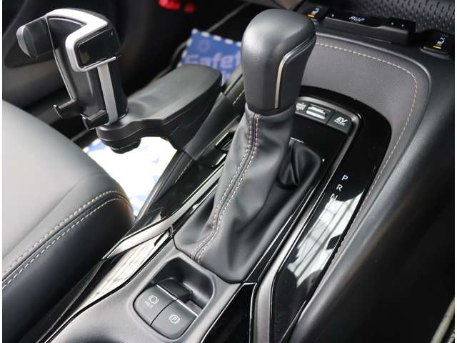 トヨタ カローラ　ツーリング　ハイブリッド １．８ ハイブリッド ＷＸＢ R5年 (関東) 99