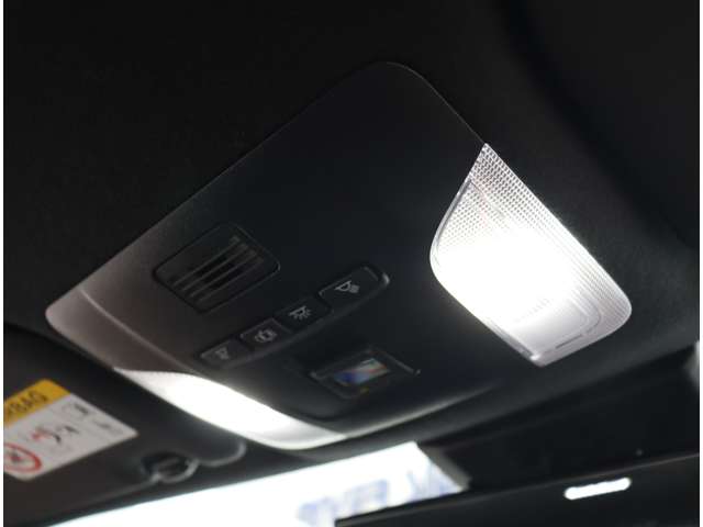 トヨタ カローラ　ツーリング　ハイブリッド １．８ ハイブリッド ＷＸＢ R5年 (関東) 99