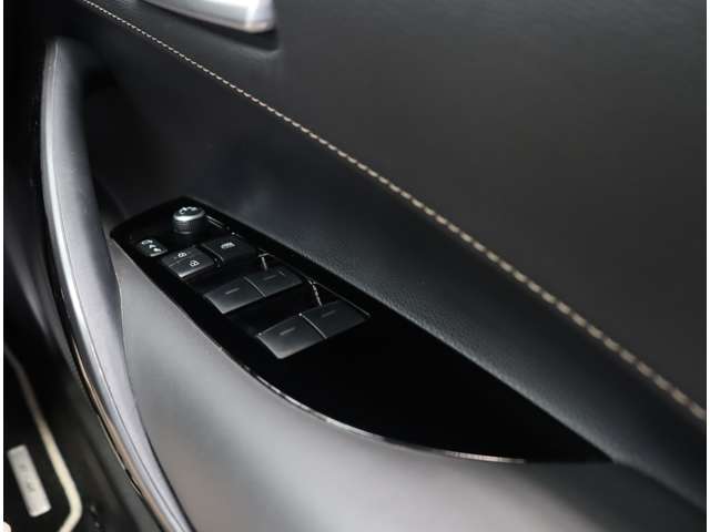 トヨタ カローラ　ツーリング　ハイブリッド １．８ ハイブリッド ＷＸＢ R5年 (関東) 99