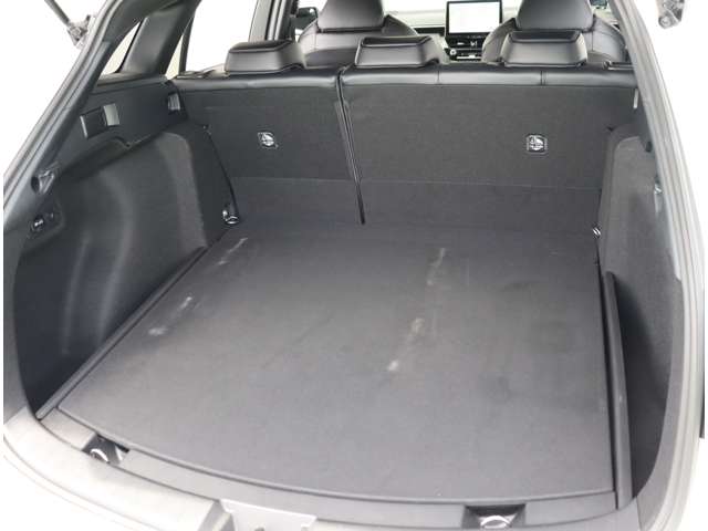 トヨタ カローラ　ツーリング　ハイブリッド １．８ ハイブリッド ＷＸＢ R5年 (関東) 99