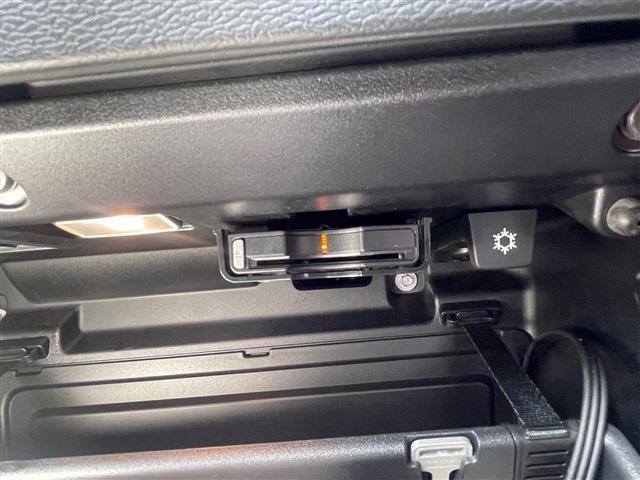 ボルボ ＸＣ４０ Ｔ５ ＡＷＤ Ｒデザイン ４ＷＤ R2年 (東北) 99