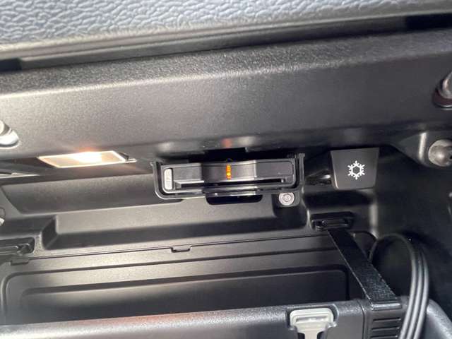 ボルボ ＸＣ４０ Ｔ５ ＡＷＤ Ｒデザイン ４ＷＤ R2年 (東北) 99