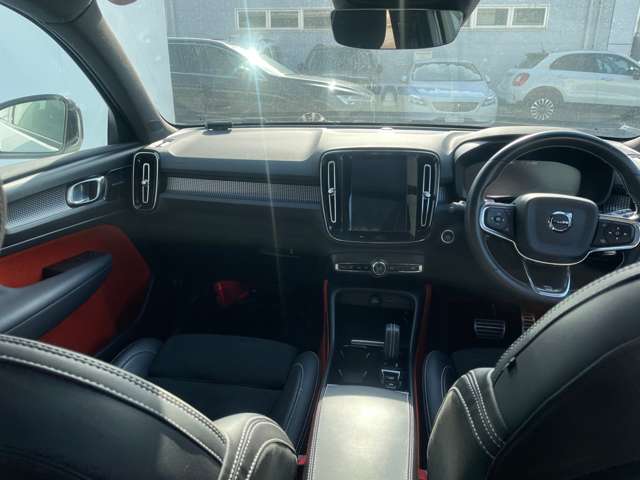 ボルボ ＸＣ４０ Ｔ５ ＡＷＤ Ｒデザイン ４ＷＤ R2年 (東北) 99