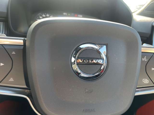 ボルボ ＸＣ４０ Ｔ５ ＡＷＤ Ｒデザイン ４ＷＤ R2年 (東北) 99