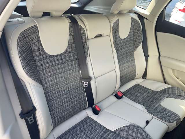 ボルボ Ｖ４０クロスカントリー Ｔ５ ＡＷＤ モメンタム ４ＷＤ H29年 (東北) 99