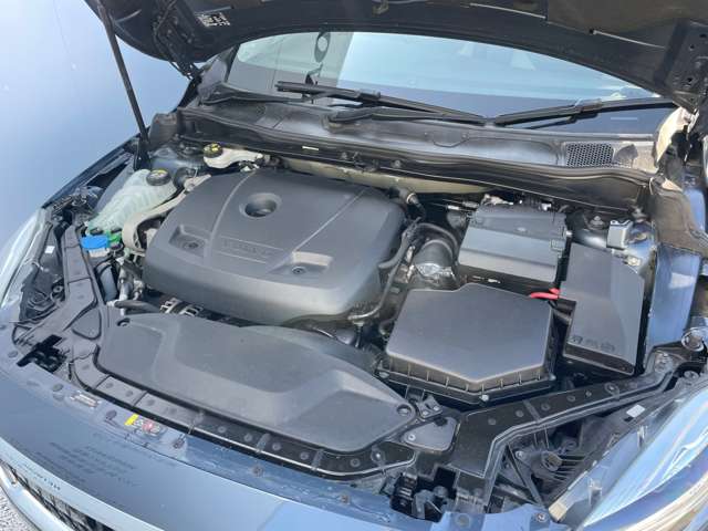 ボルボ Ｖ４０クロスカントリー Ｔ５ ＡＷＤ モメンタム ４ＷＤ H29年 (東北) 99