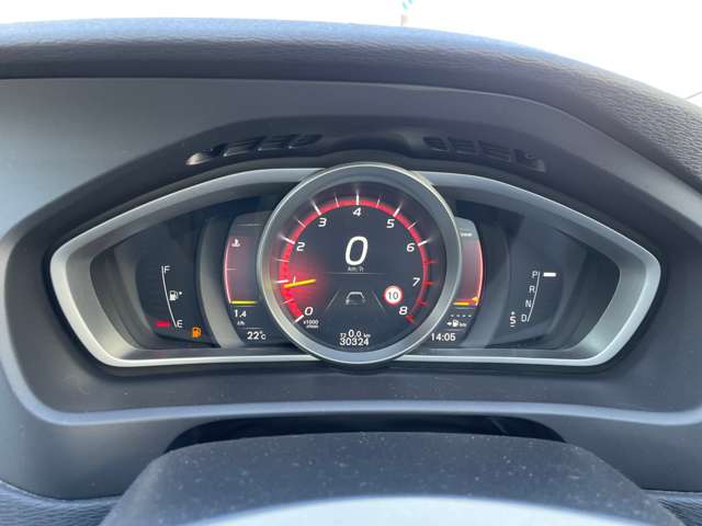 ボルボ Ｖ４０クロスカントリー Ｔ５ ＡＷＤ モメンタム ４ＷＤ H29年 (東北) 99