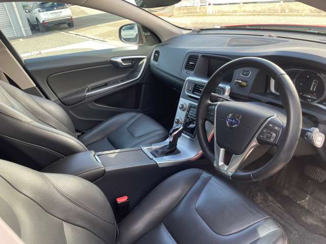 ボルボ Ｖ６０ Ｄ４ ＳＥ ディーゼルターボ H28年 (東北) 99