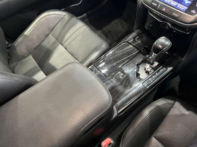 トヨタ クラウン　ハイブリッド ハイブリッド ２．５ Ｇ H29年 (関東) 99