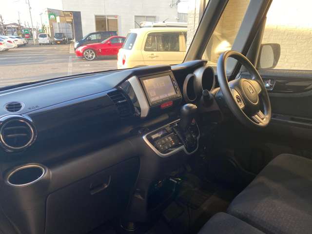 ホンダ Ｎ　ＢＯＸ ６６０ カスタムＧ Ｌパッケージ H29年 (九州・沖縄) 99