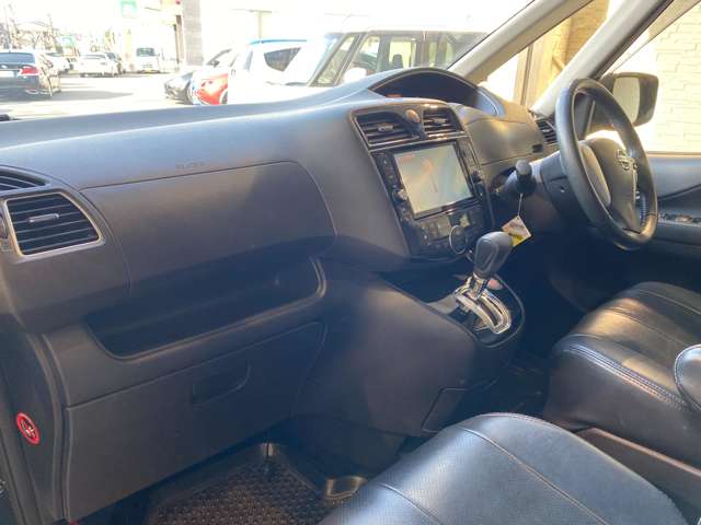 日産 セレナ ２．０ ハイウェイスター Ｓ－ＨＹＢＲＩＤ アドバンストセーフティ パッケージ H26年 (九州・沖縄) 99