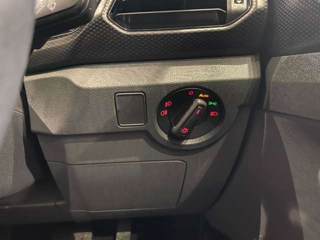 フォルクスワーゲン Ｔ－ＣＲＯＳＳ ＴＳＩ アクティブ R3年 (九州・沖縄) 99