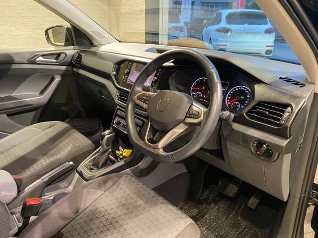 フォルクスワーゲン Ｔ－ＣＲＯＳＳ ＴＳＩ アクティブ R3年 (九州・沖縄) 99