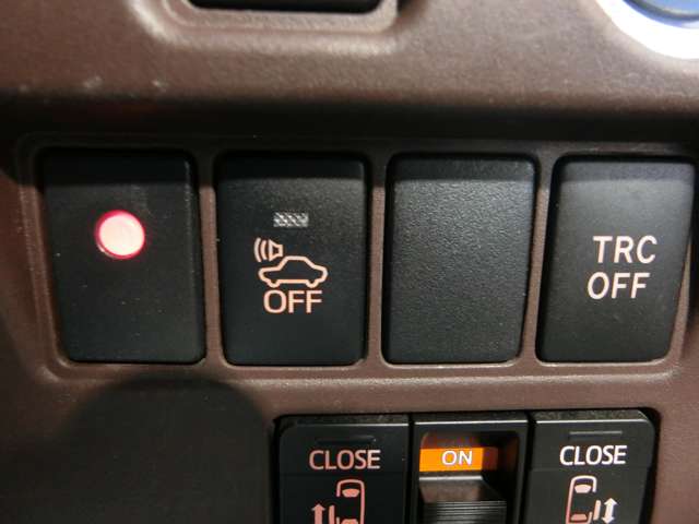 トヨタ エスクァイア　ハイブリッド １．８ ハイブリッド ＧＩ H27年 (中国) 99