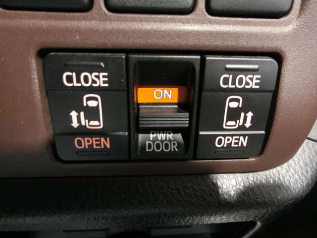 トヨタ エスクァイア　ハイブリッド １．８ ハイブリッド ＧＩ H27年 (中国) 99