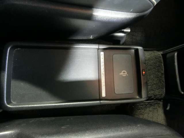 トヨタ エスクァイア　ハイブリッド １．８ ハイブリッド ＧＩ H27年 (中国) 99