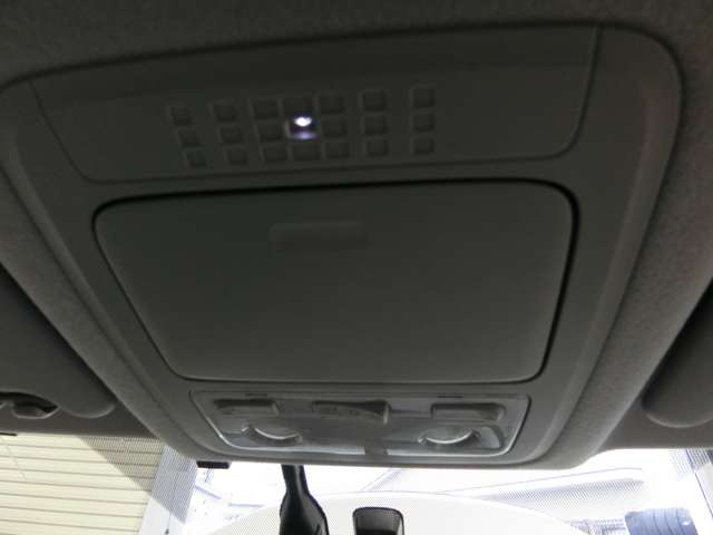 トヨタ エスクァイア　ハイブリッド １．８ ハイブリッド ＧＩ H27年 (中国) 99