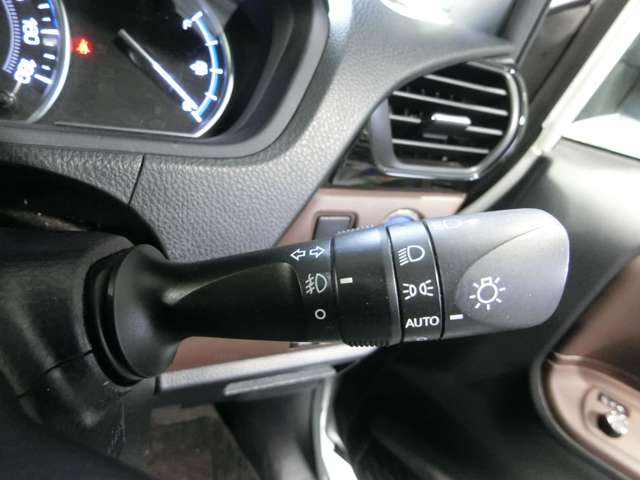 トヨタ エスクァイア　ハイブリッド １．８ ハイブリッド ＧＩ H27年 (中国) 99