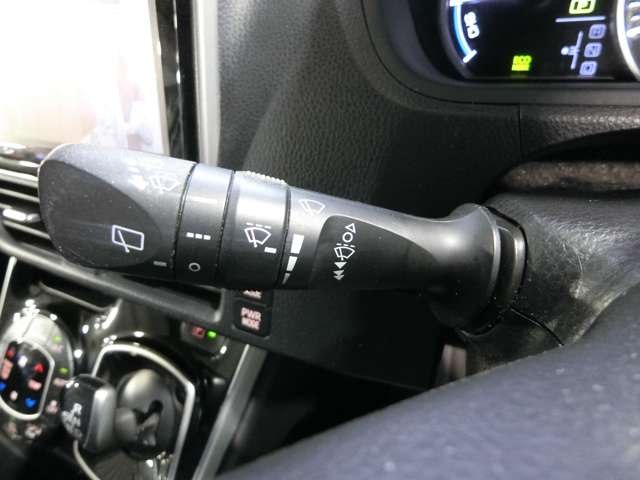 トヨタ エスクァイア　ハイブリッド １．８ ハイブリッド ＧＩ H27年 (中国) 99