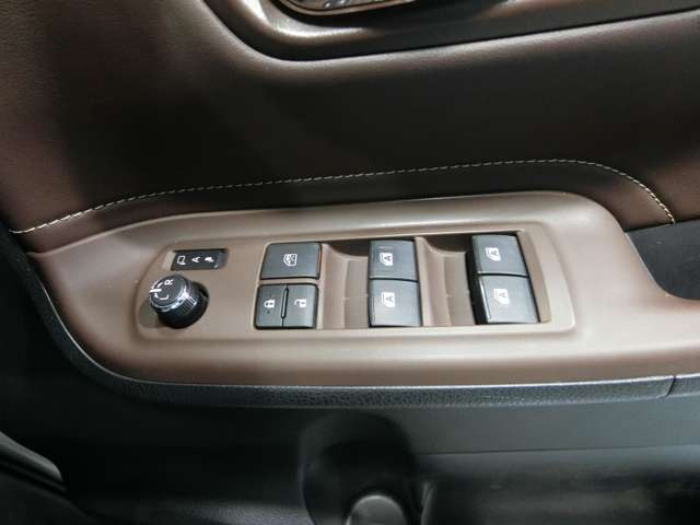 トヨタ エスクァイア　ハイブリッド １．８ ハイブリッド ＧＩ H27年 (中国) 99