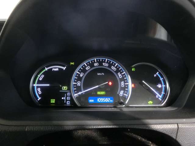 トヨタ エスクァイア　ハイブリッド １．８ ハイブリッド ＧＩ H27年 (中国) 99