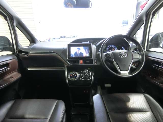 トヨタ エスクァイア　ハイブリッド １．８ ハイブリッド ＧＩ H27年 (中国) 99