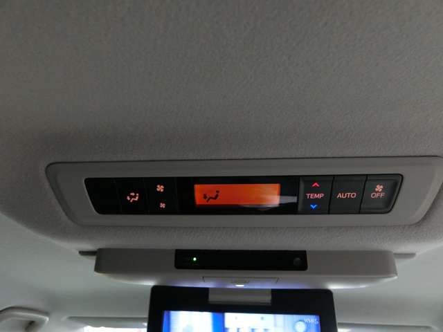 トヨタ エスクァイア　ハイブリッド １．８ ハイブリッド ＧＩ H27年 (中国) 99